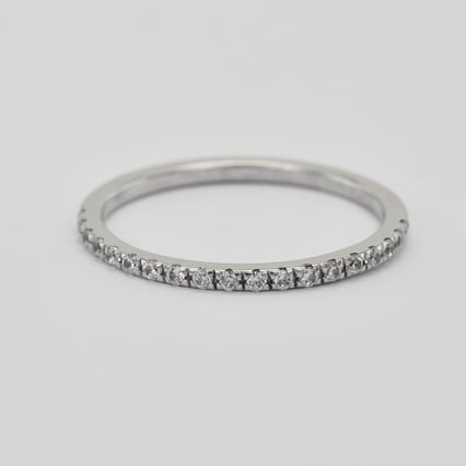 Eternity-Ring mit 1.25 mm großen Moissaniten Adva
