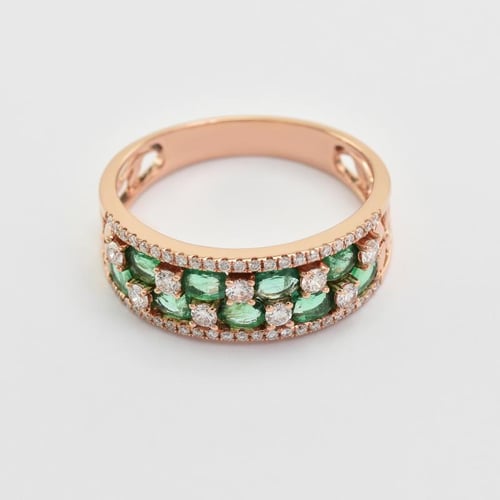 Goldring voll von Smaragden und Diamanten Beatriz