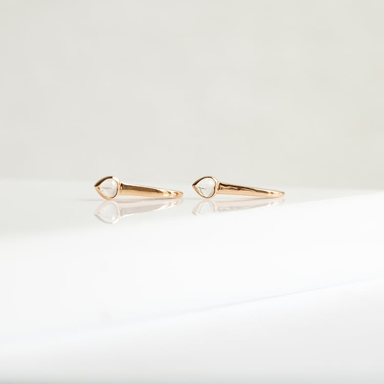 Hängeohrringe mit Mondstein in Herzform Levy 145404