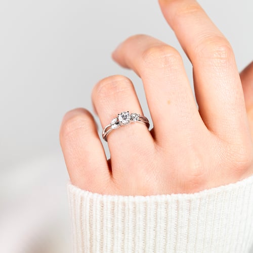 Verlobungsring aus Gold mit 0.51ct IGI-zertifiziertem Lab Grown Diamanten Halym
