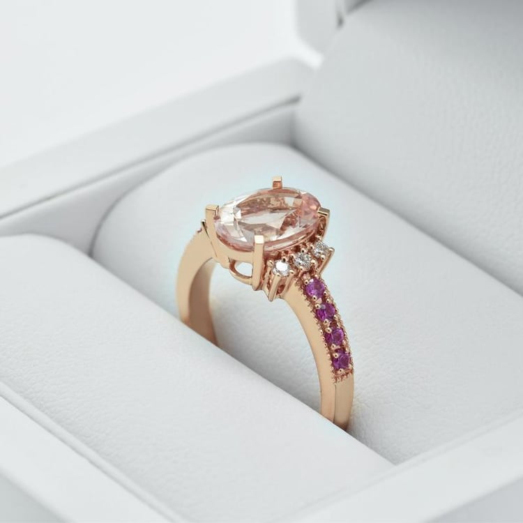 Morganitring mit Saphiren und Diamanten Jemiah 9942