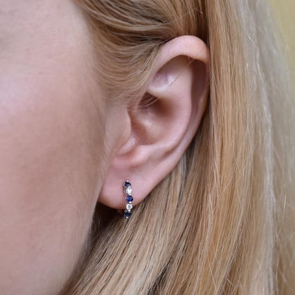 Creolen mit blauen Saphiren und Diamanten Chay