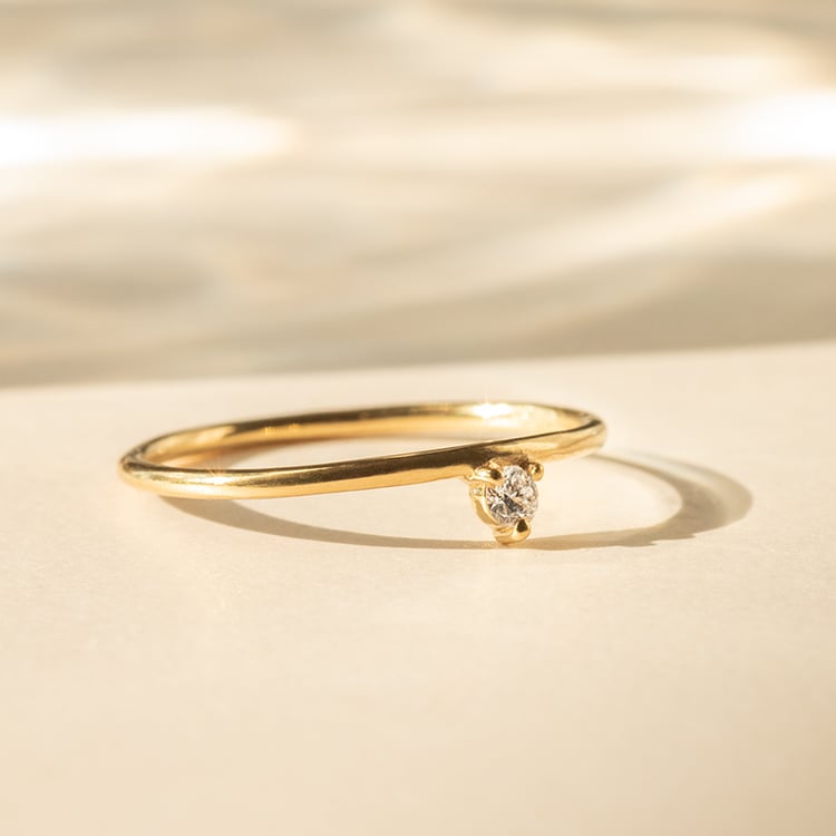 Minimalistischer Ring mit Diamant Lyric 152540