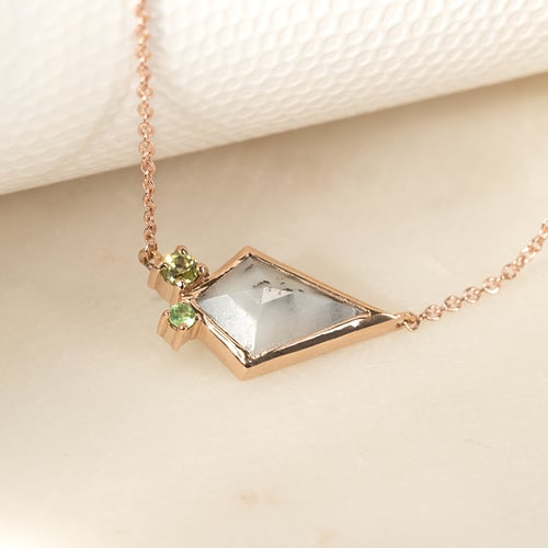 Halskette mit dendritischem Opal, Olivin und Tsavorit Granat Milly