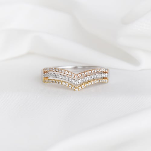 Dreifacher Ring in V-Form mit Lab Grown Diamanten Saija
