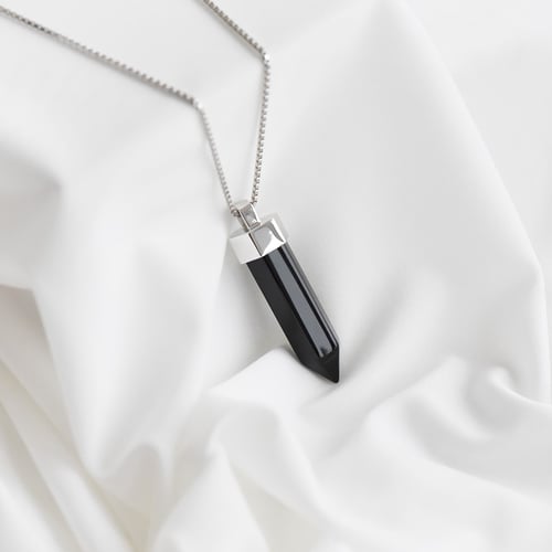 Silberner Anhänger mit schwarzem Onyx Amulius