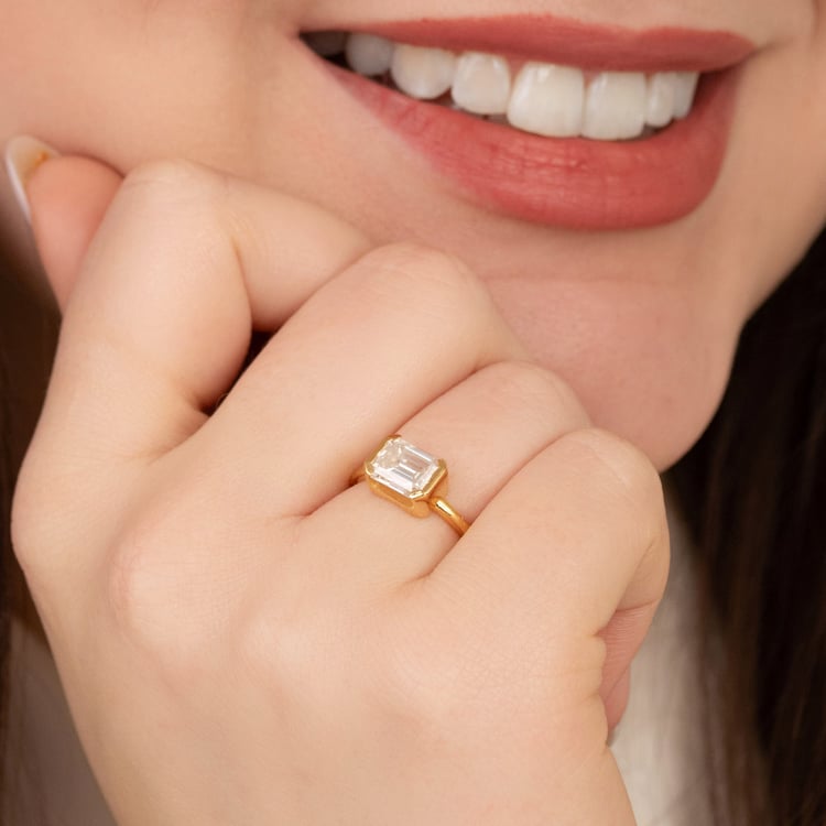 Goldring mit Halblünette Lab Grown Diamanten in Emerald-Form Pompeia 164544