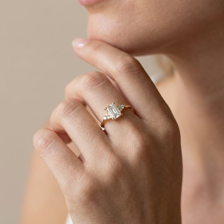 Scheidungsring mit einem Diamanten in Emerald Form Miha 165156