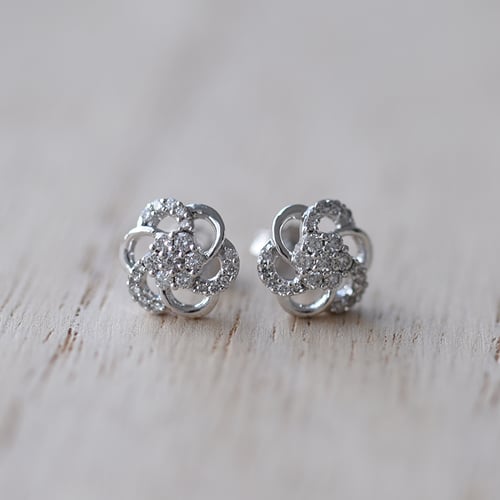 Diamantschmuck Set in Blumenform Crisanta