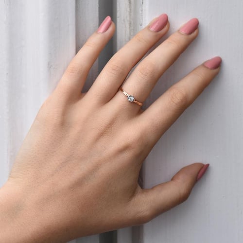 Goldener Solitärring mit Diamant Nuria