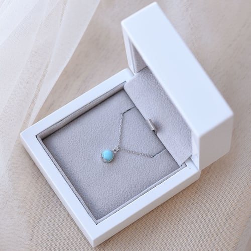 Goldene Anhänger mit Cabochon Türkis Azalea