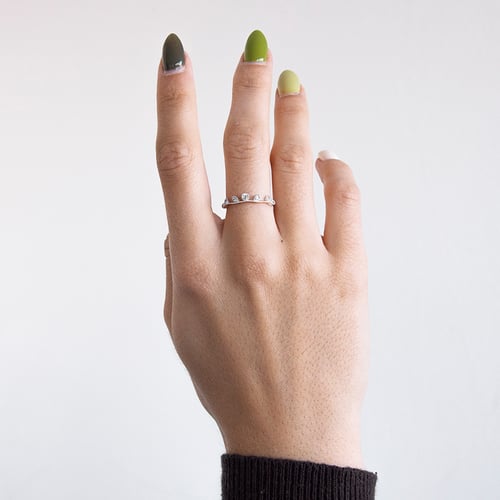 Memoire Ring mit Blattmotiv und Lab Grown Diamanten Bates