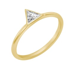 Ring mit einem Moissanit in Trillion-Form Daslis