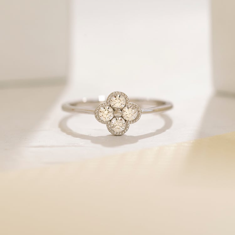 Ring mit Diamantblume Simra 110376