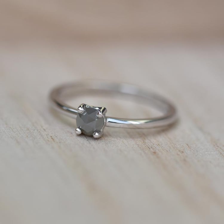 Goldring mit grauen Round-Diamanten Paolo 44265