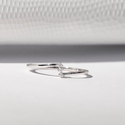 Minimalistischer Ring mit drei Lab Grown Diamanten Hanna