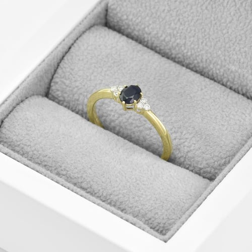 Goldring mit blauem Saphir und Diamanten Jufien