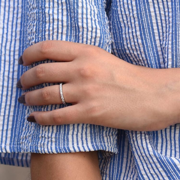 Goldener Eternity-Ring mit 2 mm Lab Grown Diamanten Lowum 75857