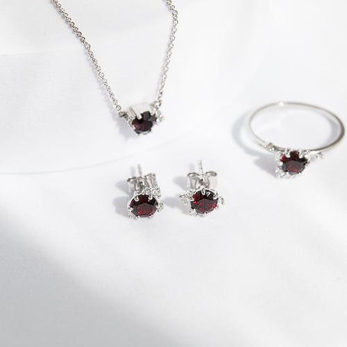 Cluster Ohrringe mit böhmischen Granaten und Diamanten Alary
