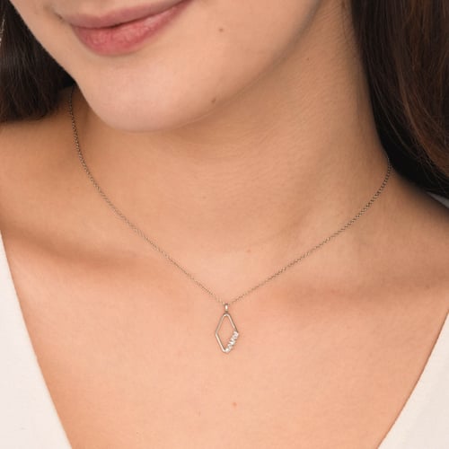 Anhänger aus Gold mit Lab Grown Diamanten Flora