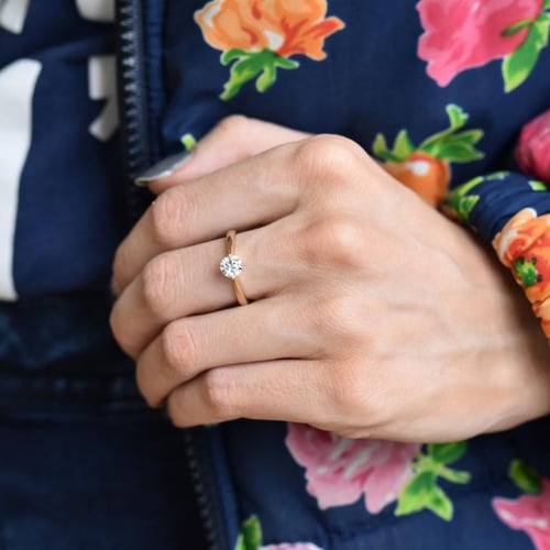 Verlobungsring mit Moissanit Mahiya