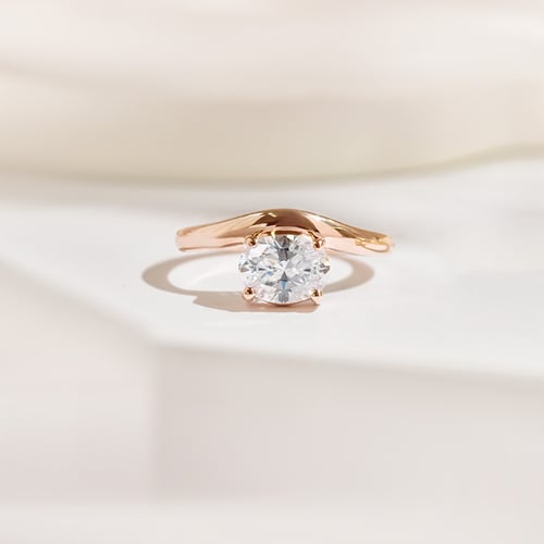 Atypischer Verlobungsring mit 0.5ct IGI-zertifiziertem ovalem Diamanten Adina