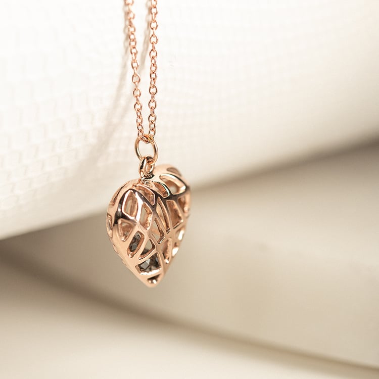 Herzförmiger Anhänger mit Perlen aus Salt and Pepper Diamanten Paisley 134754