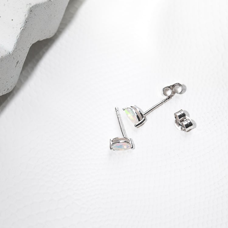 Minimalistische Silberohrringe mit Opalen Andine 131338