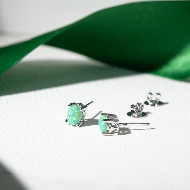 Silberne Ohrringe mit grünen Opalen Jula 130469