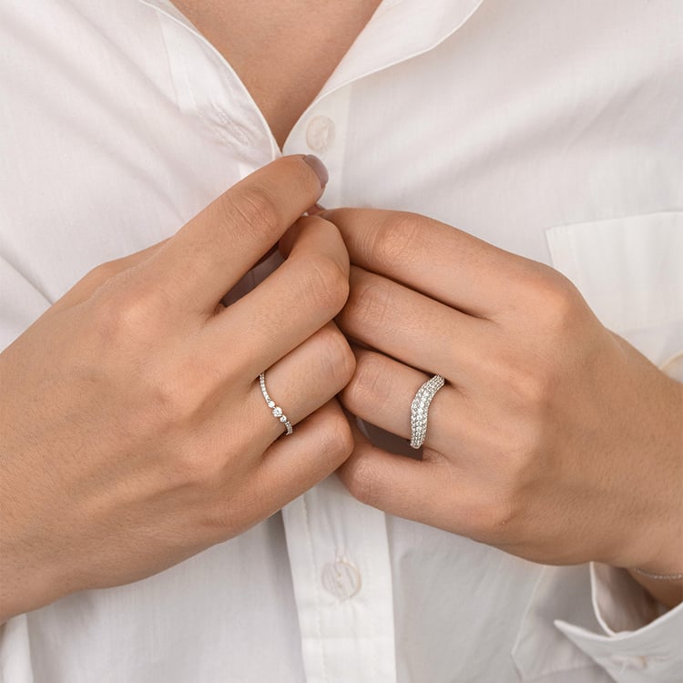 Gewellter halber Eternityring aus Silber mit Lab Grown Diamanten Sven 160656