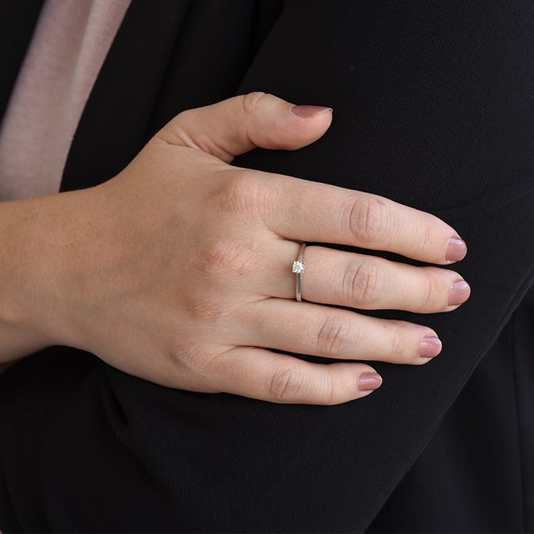 Eleganter Ring mit einem Diamanten Arvel 85981