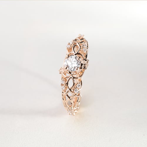 Vintage Verlobungsring in Gold mit Lab Grown Diamanten und Moissanit Chantal