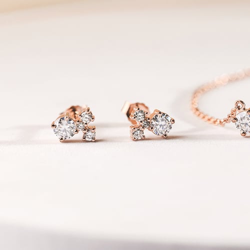 Silberne Cluster Ohrringe mit Moissaniten und Lab Grown Diamanten Kerrie
