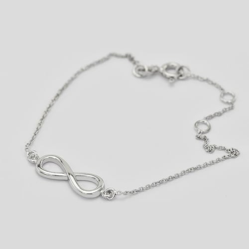 Modisches Silberarmband Infinity