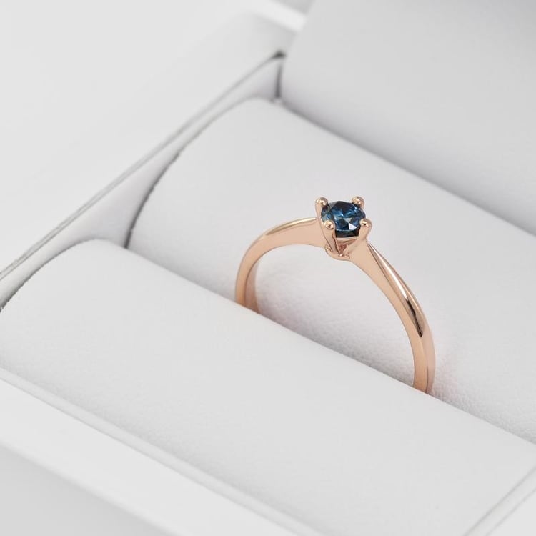 Eppi-Geschenkbox mit Goldring mit blauen Diamanten 28860