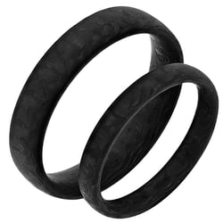 Minimalistische Eheringe aus Carbon John