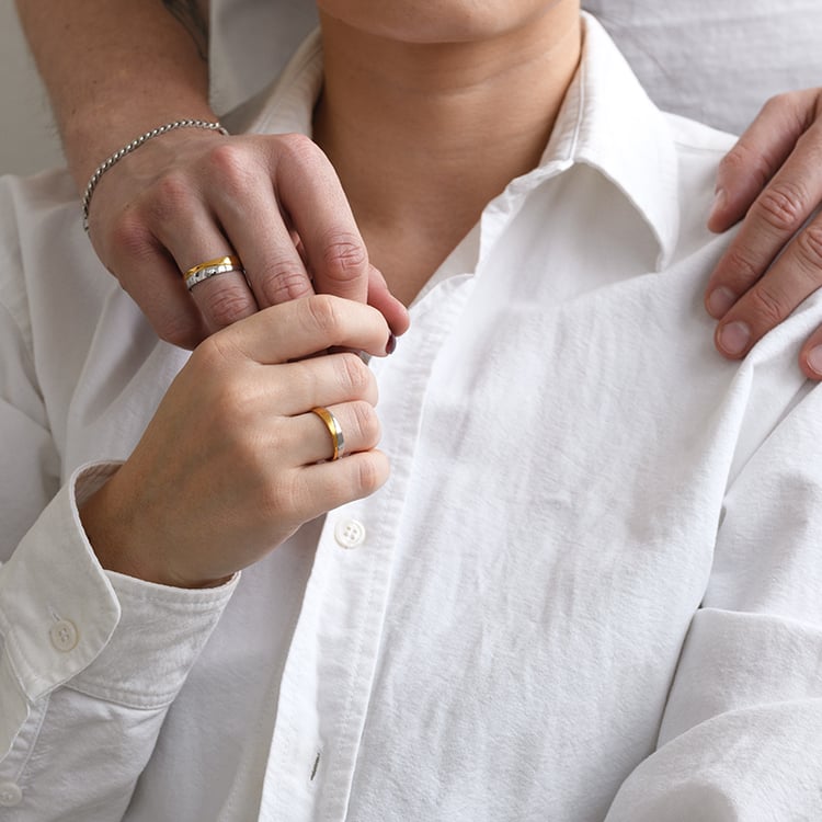 Eheringe aus Gold mit drei Diamanten Brennan 133268