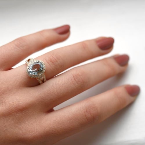 Goldring mit Aquamanrin und Diamanten Borgny
