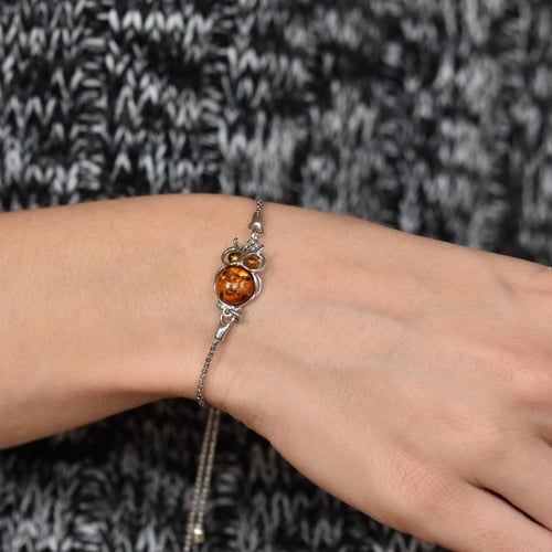 Süße Bernsteineule im silbernen Armband Netti