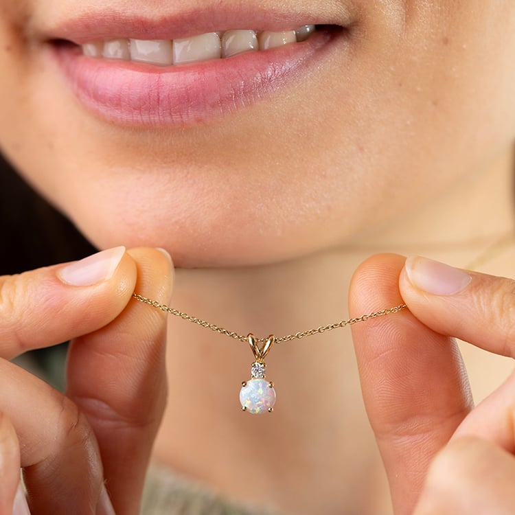 Anhänger mit weißem Opal und Diamanten Emolyna 147457