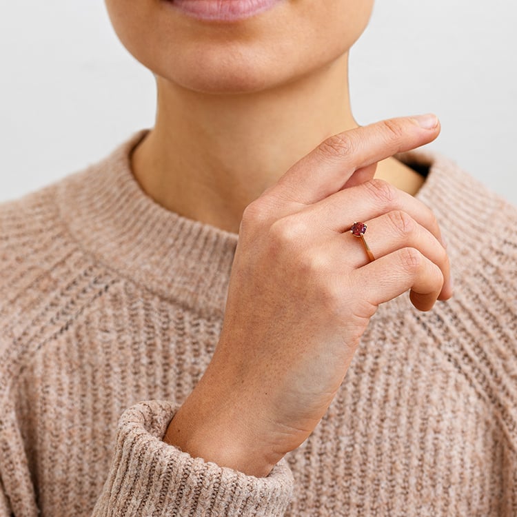 Verlobungsring mit Granat Mahiya 133251