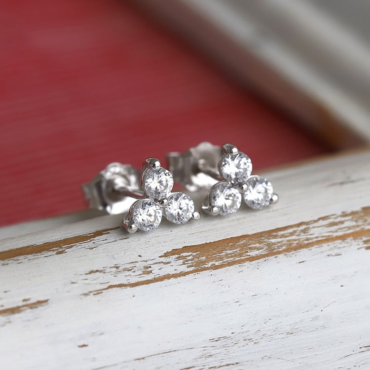 Romantische Ohrringe mit drei Diamanten Johnna 85813