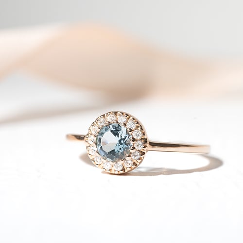 Goldener Verlobungsring mit Aquamarin Tafne
