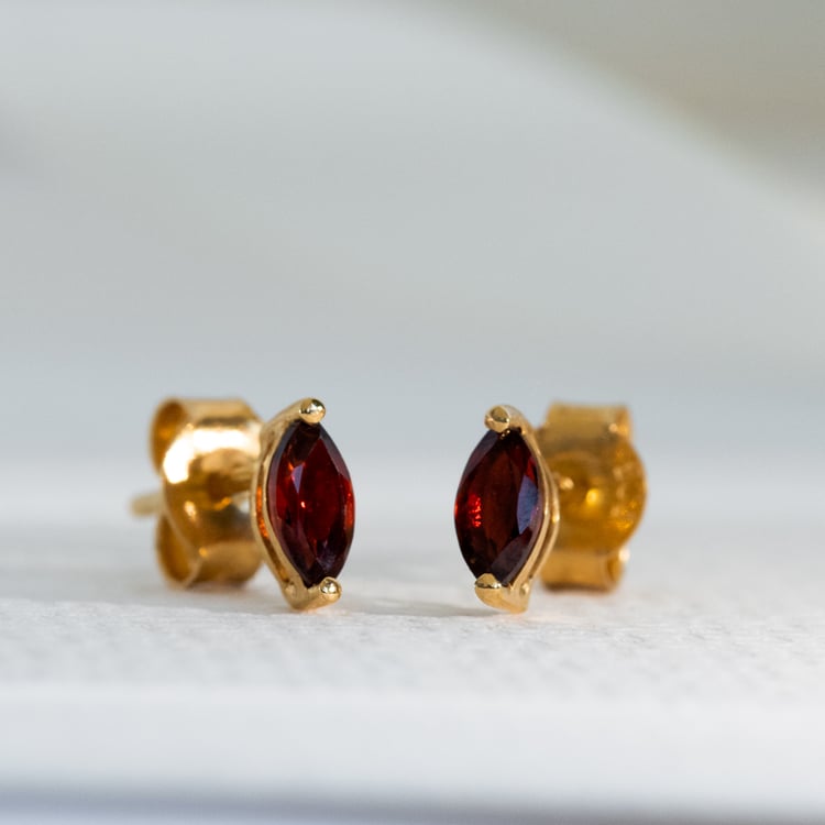 Minimalistische Silberohrringe mit Granaten Andine 118762