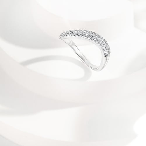 Gewellter halber Eternityring aus Silber mit Diamanten Hjalmar