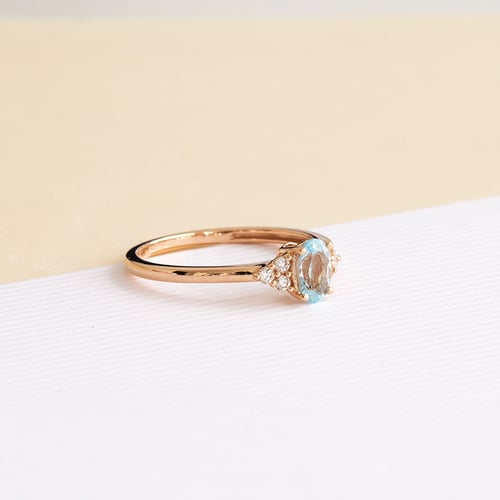 Eleganter Ring mit Aquamarin und Diamanten Sheldo