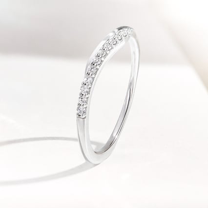 Atypisch gewellter Silberring mit Diamanten Vide