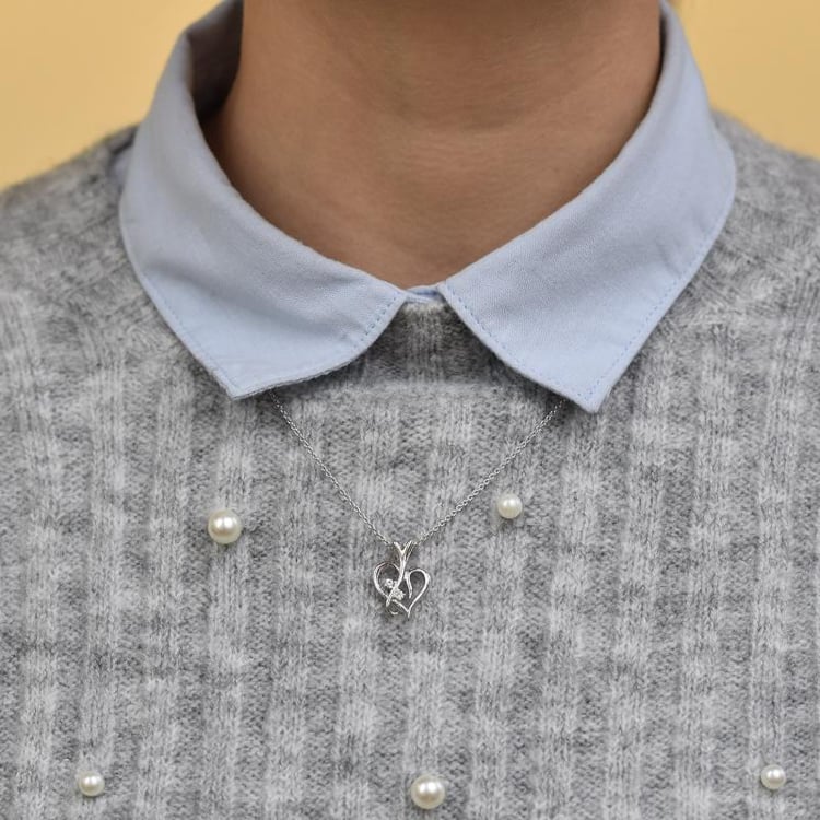 Silberner Anhänger in Herzform mit Diamanten Lynelle 103325