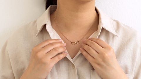 Die Symbolik des Schmucks: das Unendlichkeits-Zeichen