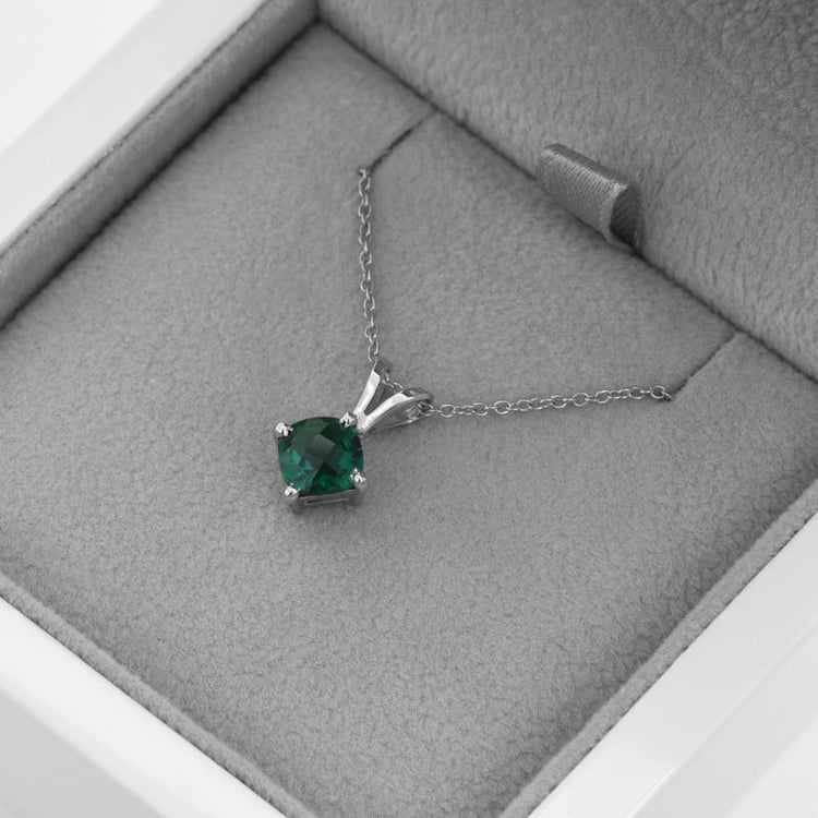 Smaragd Anhänger in Gold in Eppi-Geschenkbox 23242